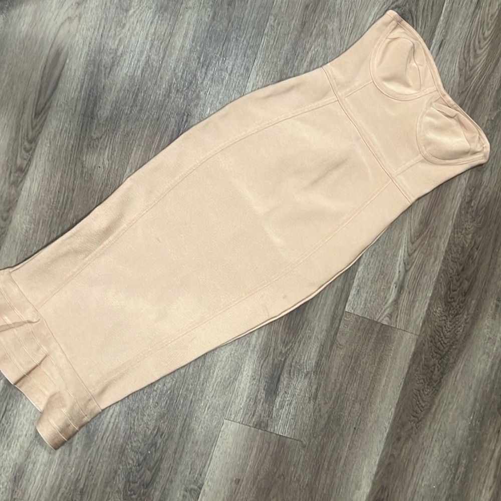 Women’s Pretty Little Thing bandage dress